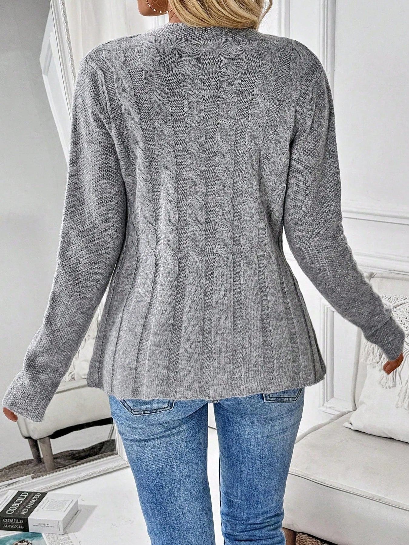 Strickjacke Mila – Cardigan mit Schößchen