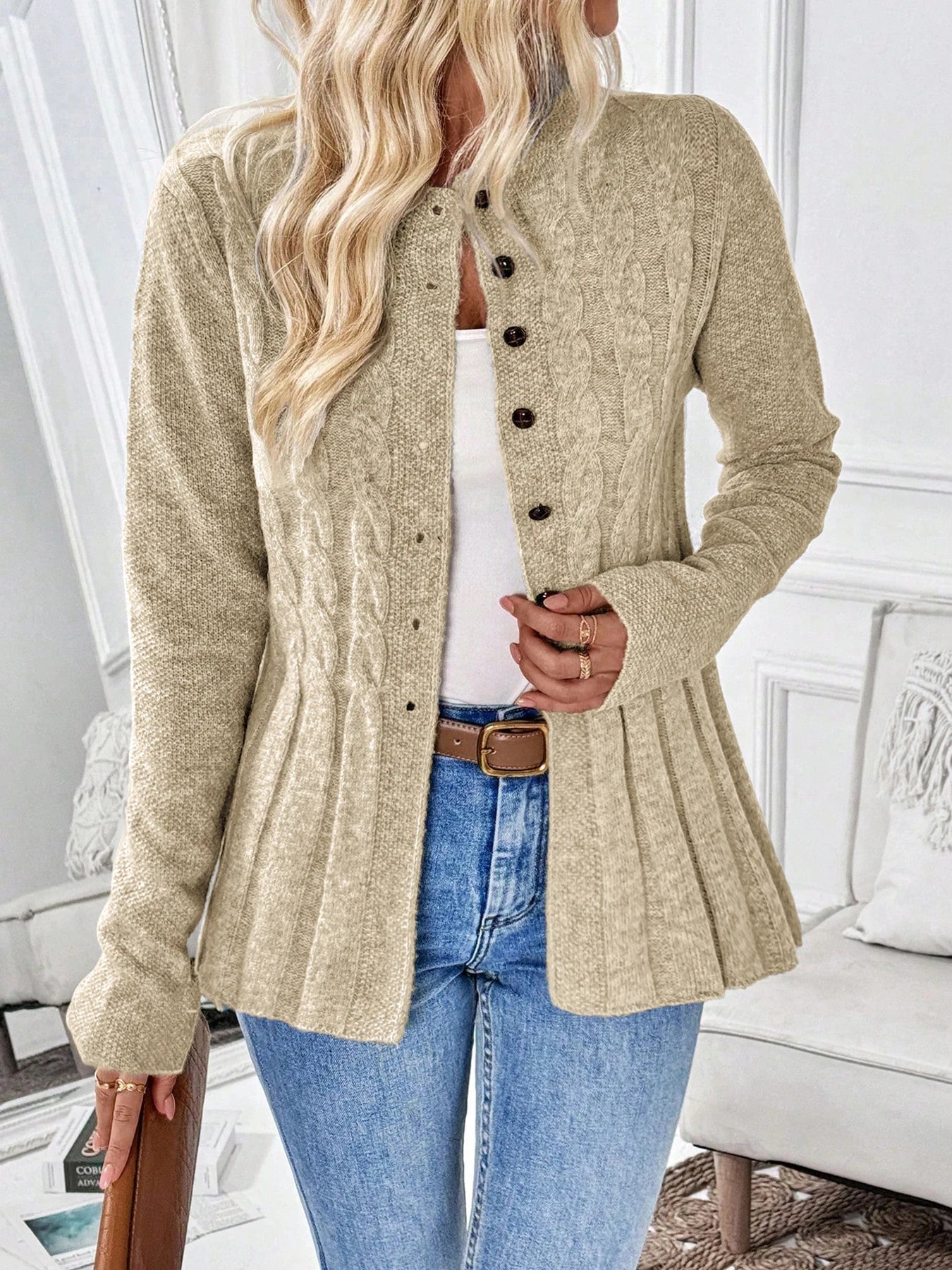 Strickjacke Mila – Cardigan mit Schößchen