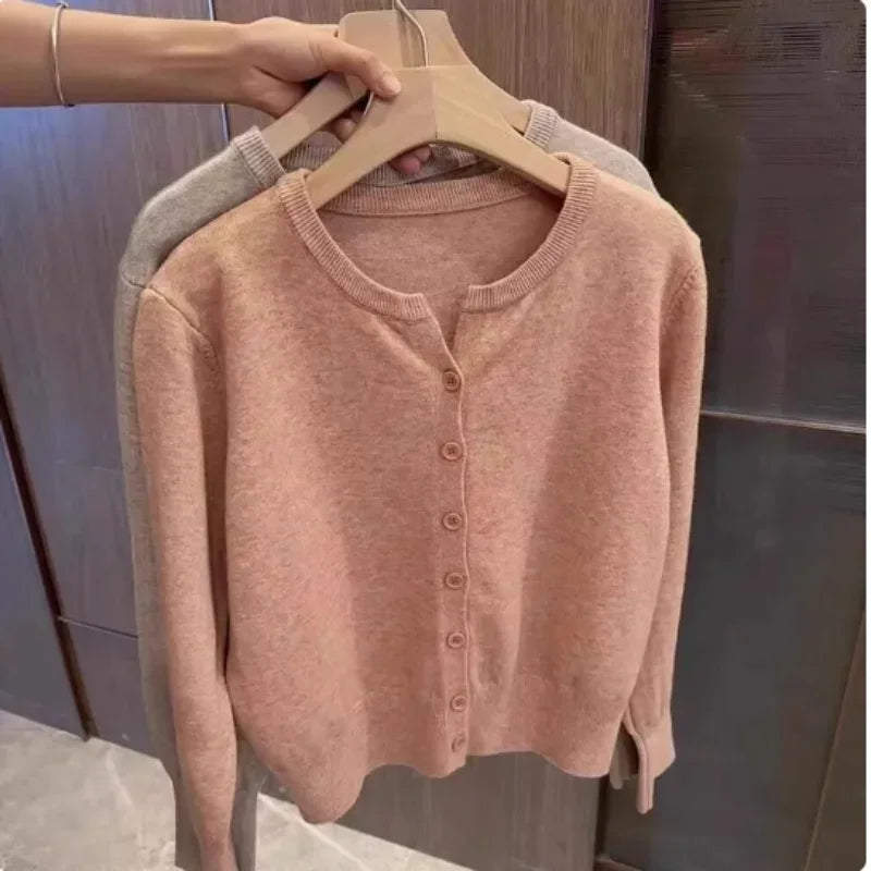 Basic-Cardigan Ella – Feinstrick mit Knopfleiste