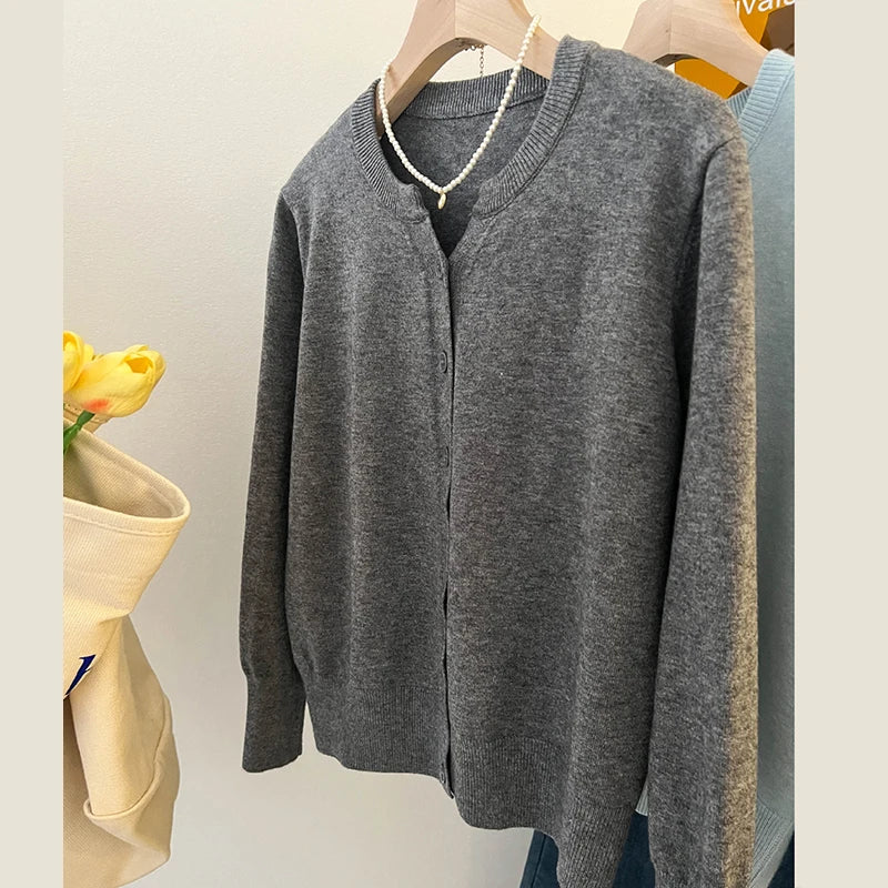 Basic-Cardigan Ella – Feinstrick mit Knopfleiste