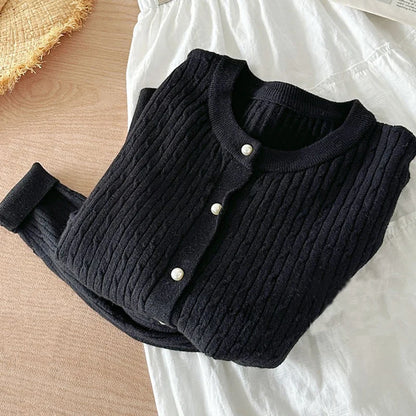 Feinstrick-Cardigan Pia – Zopfmuster mit Knopfleiste
