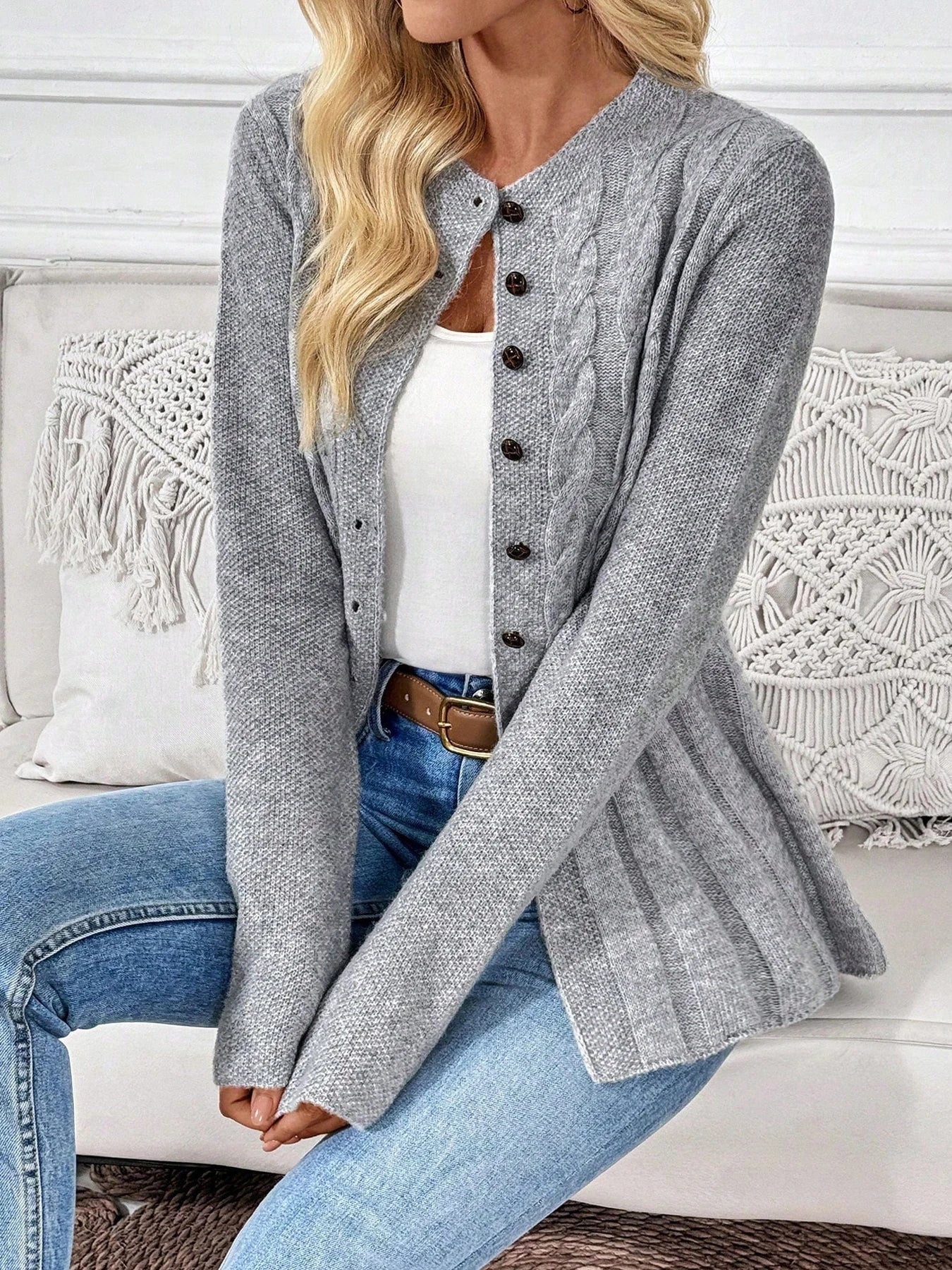 Strickjacke Mila – Cardigan mit Schößchen