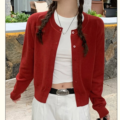 Feinstrick-Cardigan Lou – Kurz mit Rundhals & Knopfleiste