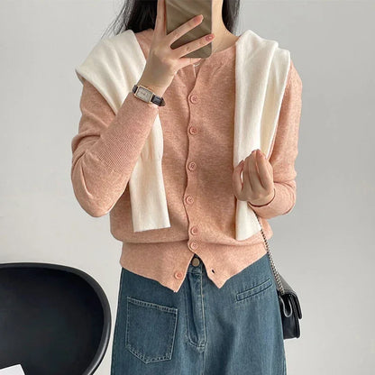 Basic-Cardigan Ella – Feinstrick mit Knopfleiste