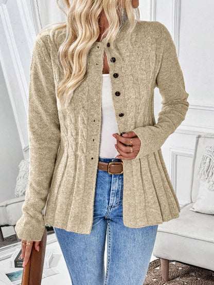 Strickjacke Mila – Cardigan mit Schößchen