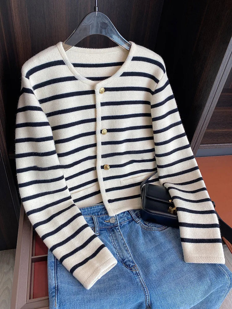 Strickjacke Colette – Streifen-Cardigan mit Knopfleiste