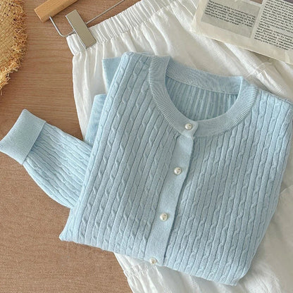 Feinstrick-Cardigan Pia – Zopfmuster mit Knopfleiste