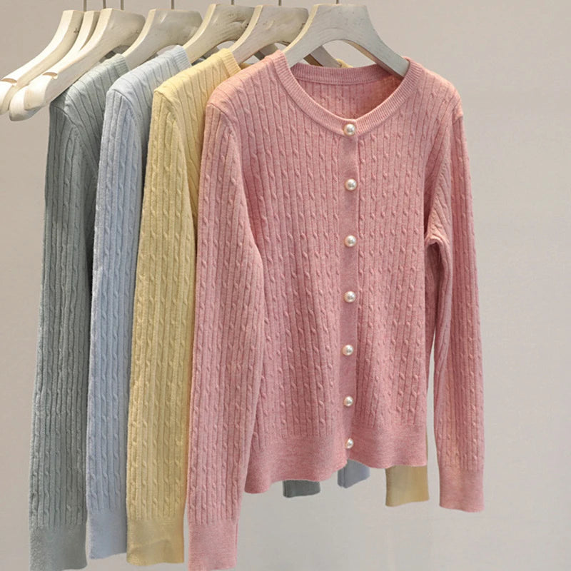 Feinstrick-Cardigan Pia – Zopfmuster mit Knopfleiste