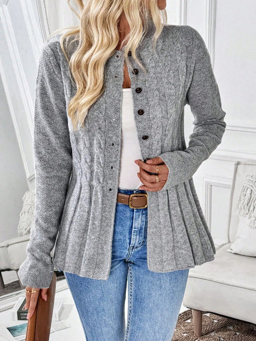 Strickjacke Mila – Cardigan mit Schößchen