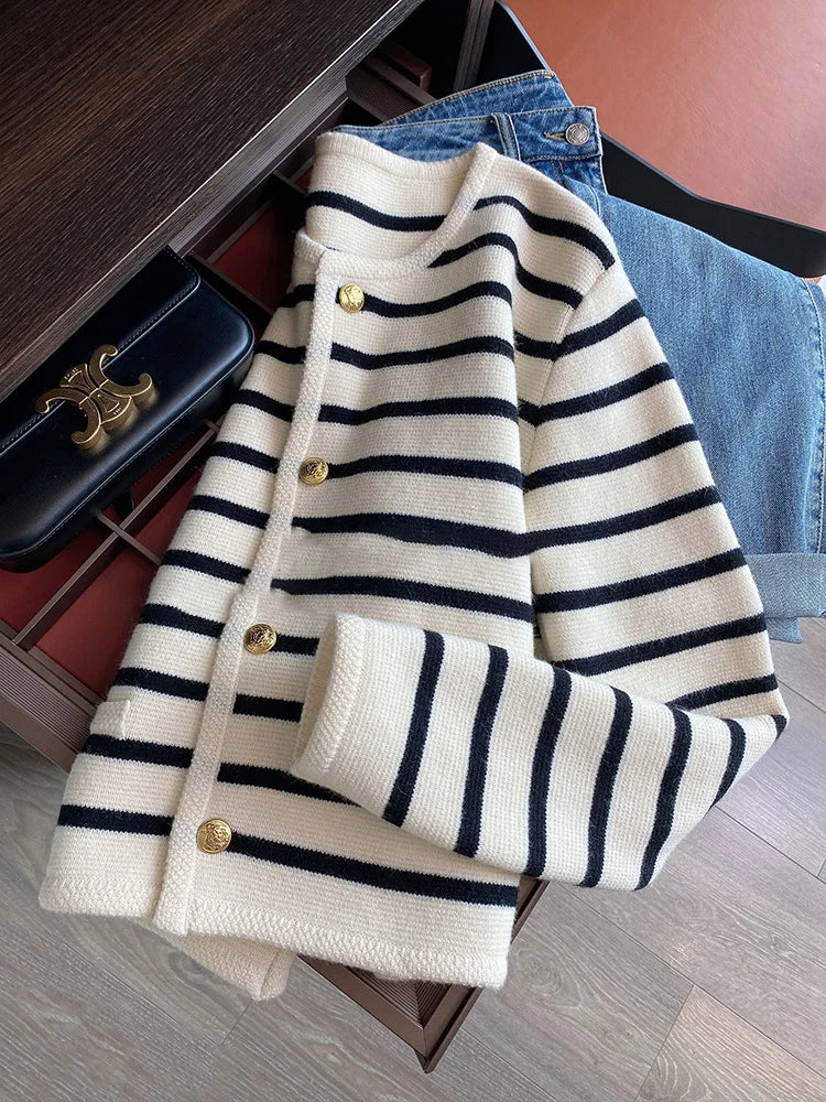 Strickjacke Colette – Streifen-Cardigan mit Knopfleiste