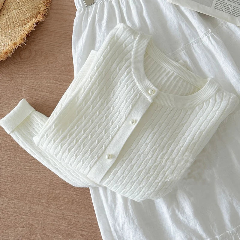 Feinstrick-Cardigan Pia – Zopfmuster mit Knopfleiste